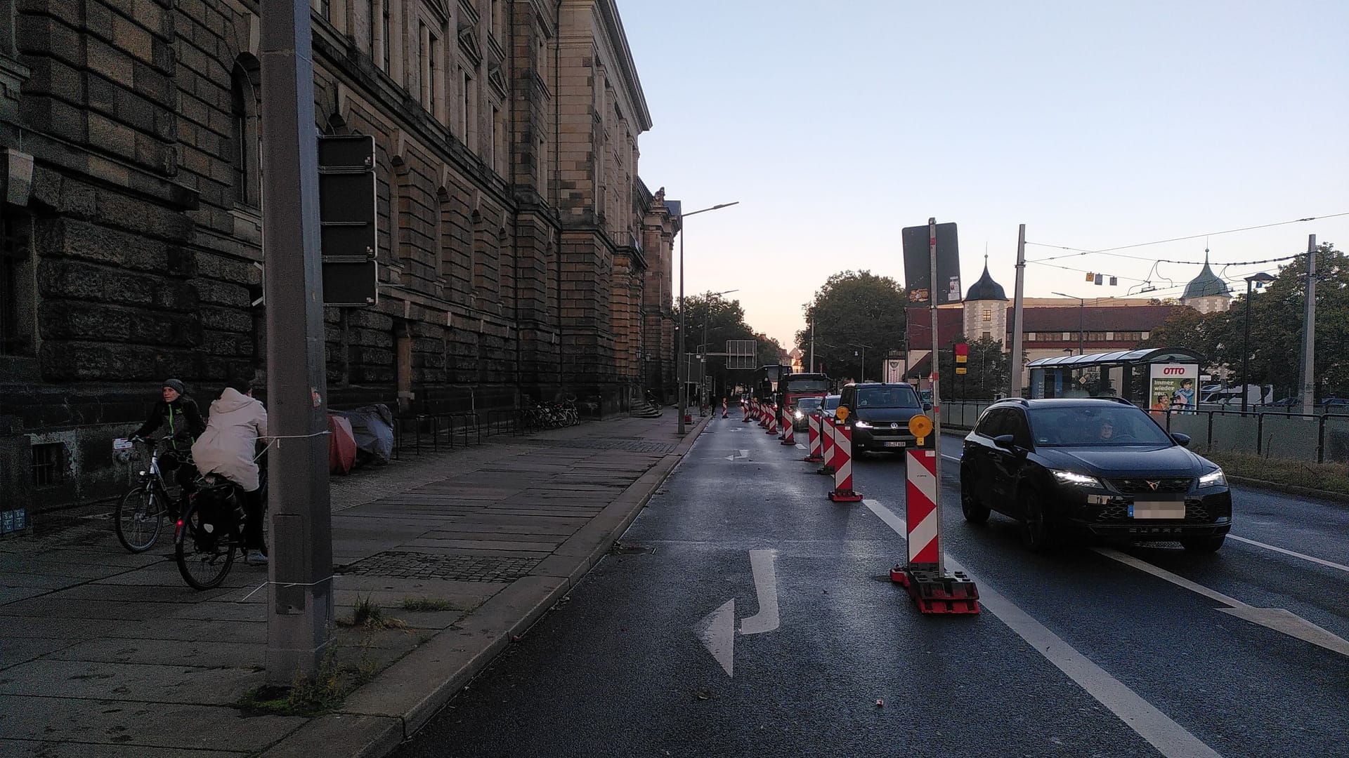 Von der Köpckestraße führt der Umleitungsvorschlag des ADFCs an der Wigardstraße ab und schließlich über den Staudengarten wieder zurück auf den Elbradweg.