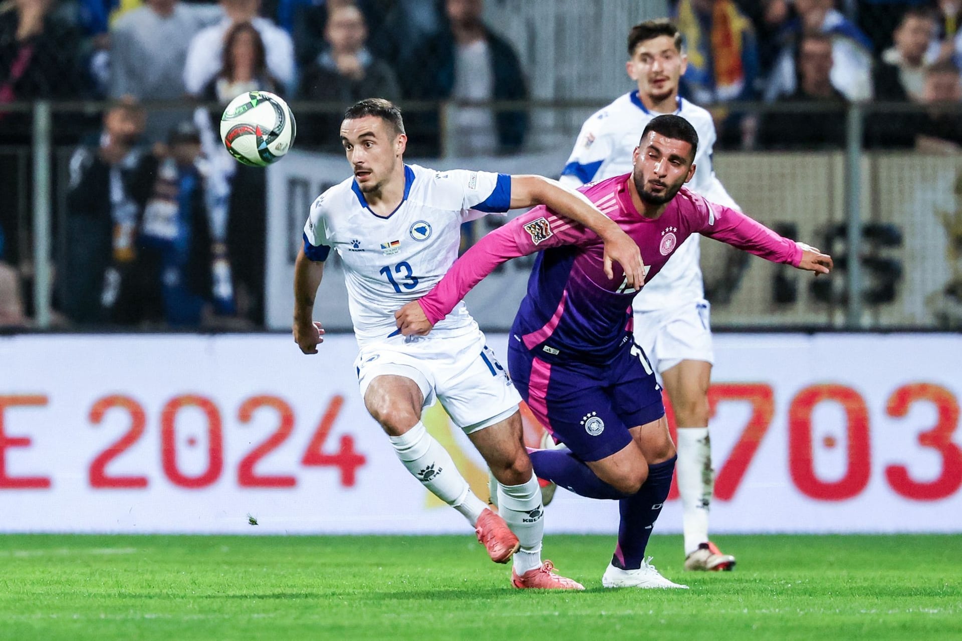 Deniz Undav (bis 67. Minute): Der Mann des Abends erhöhte sein DFB-Konto um zwei weitere Tore. Beim VfB in guter Form konnte er seinen Lauf auch in der Nationalmannschaft fortsetzen. Wirbelte immer wieder in der Offensive herum, belohnte sich nach einer halben Stunde mit dem Treffer zum 1:0 (30.). Auf seinen Doppelpack ließ er nicht lange warten und erhöhte nur sechs Minuten später auf 2:0. Der Stuttgarter zeigte sich danach auch weiter entschlossen, am Spielstand zu drehen, musste sich aber der Abseitsfahne geschlagen geben (59.). Deutschlands neuer Torjäger? Note: 1