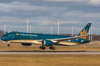 Eine Boeing 787-9 von Vietnam Airlines landet auf dem Flughafen München (Archivbild): Bislang gab es in Deutschland nur ab Frankfurt Direktflüge nach Vietnam.