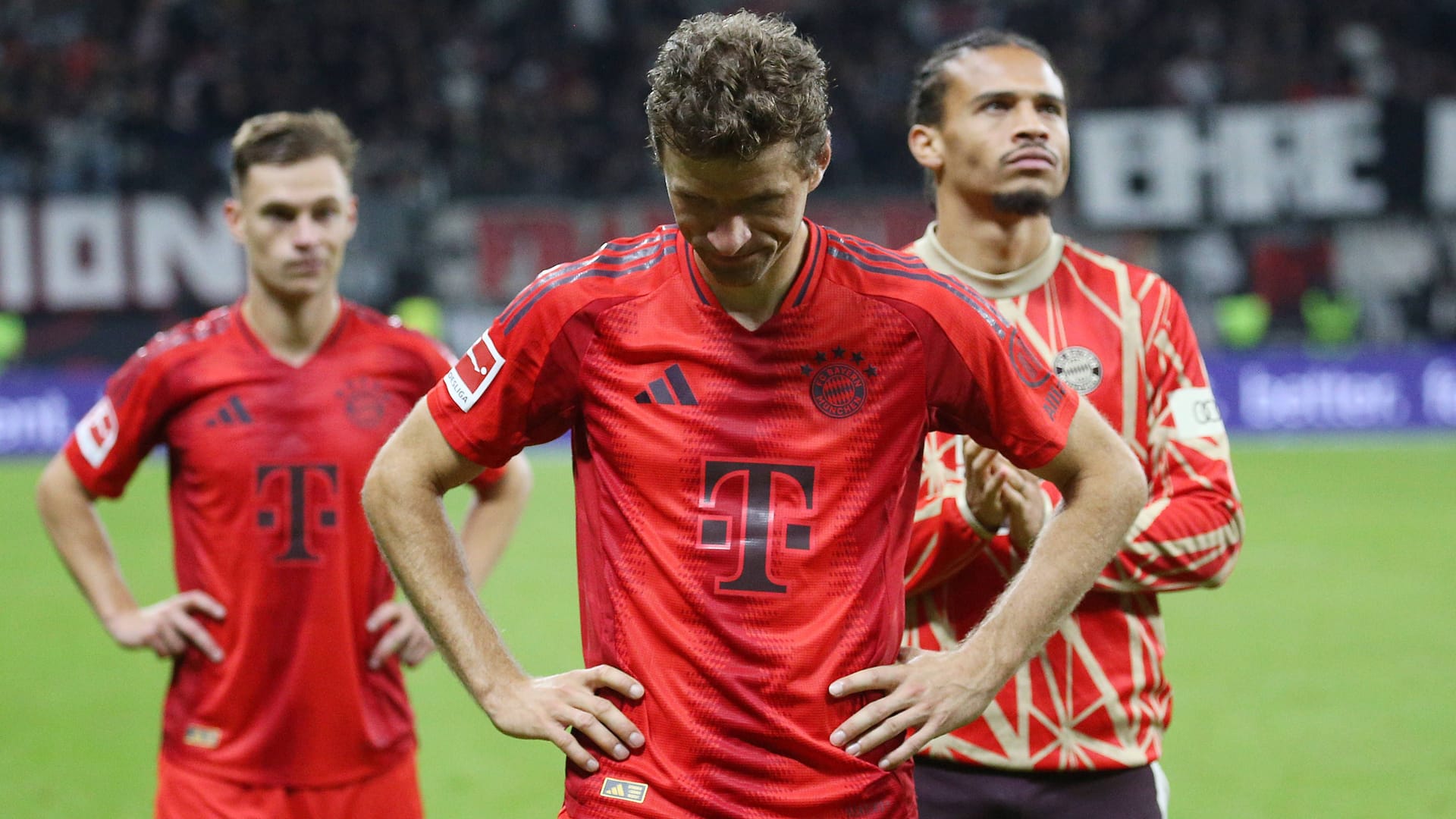 Hängende Köpfe in München: Thomas Müller (m.) und Co. waren mit dem Ausgang der Partie nicht zufrieden.