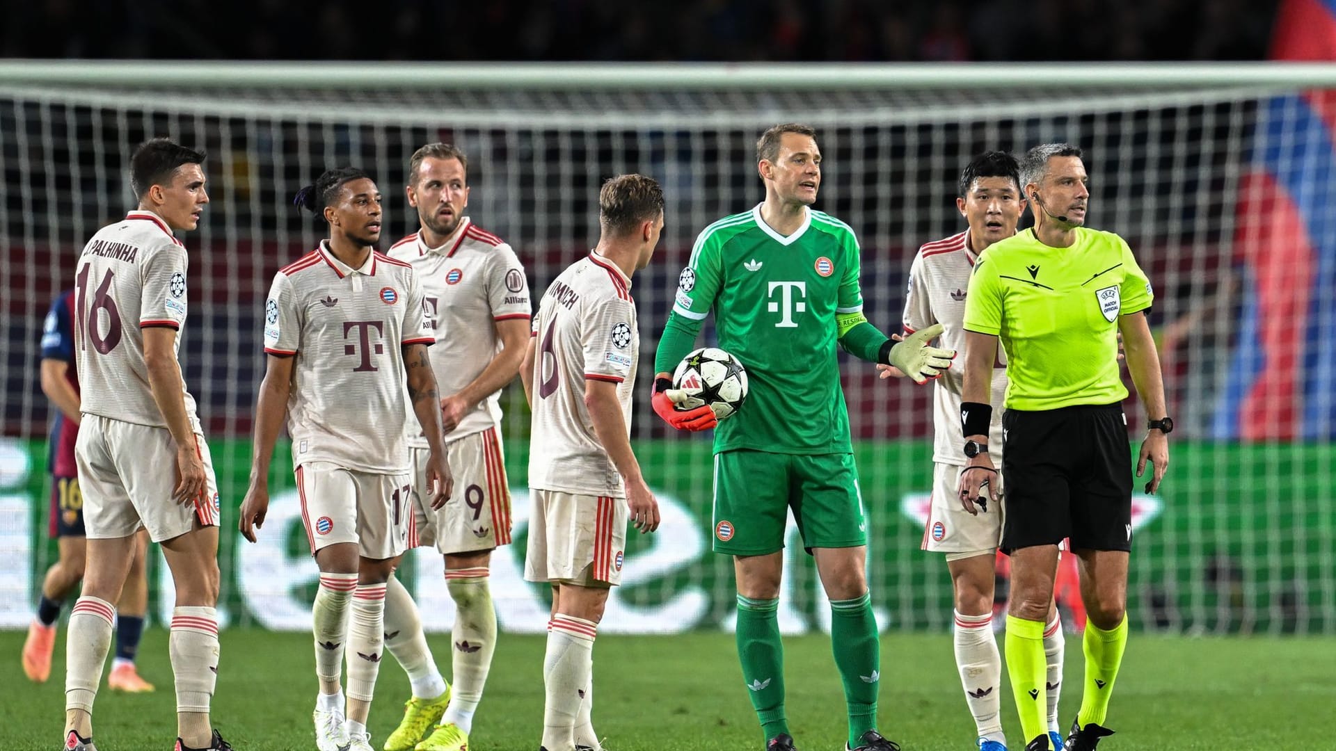 Der FC Bayern muss sich beim Wiedersehen mit Ex-Trainer Hansi Flick dessen FC Barcelona mit 1:4 geschlagen geben. Nur Kane erreicht dabei annähernd seine Normalform. Ansonsten gibt es viele enttäuschende Leistungen. Die Einzelkritik.