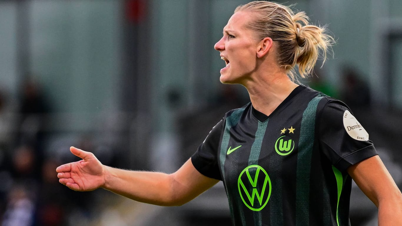 Alexandra Popp: Die Stürmerin vom VfL Wolfsburg ist mit dem Saisonstart unzufrieden.