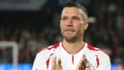 Lukas Podolski (im Trikot): Er hat sich in Köln verabschiedet.