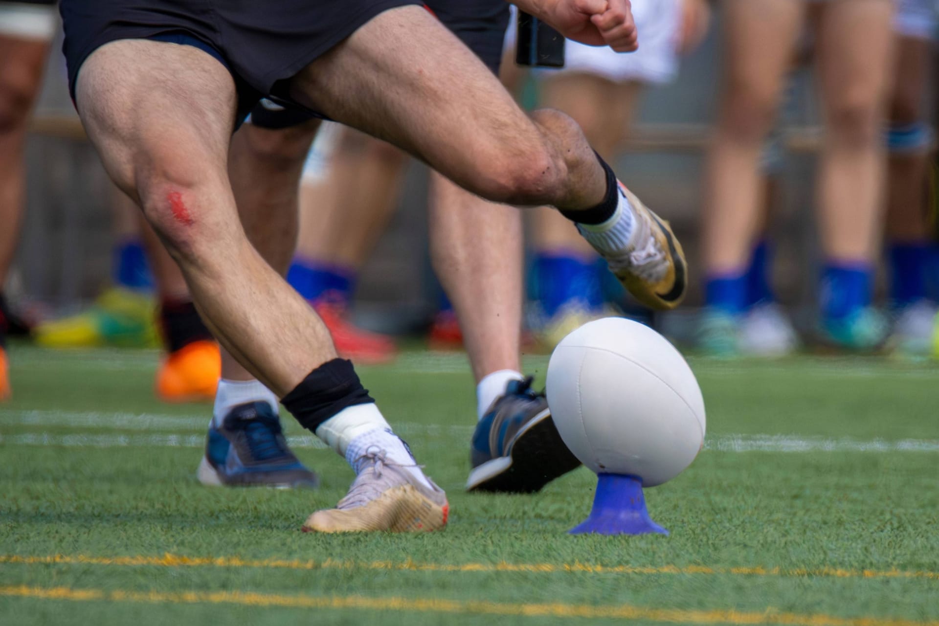 Eine Spielszene aus einem Rugbyspiel (Symbolbild): In England kam es im Rugbysport zu einem Fehlverhalten mit Folgen.