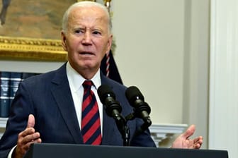 Joe Biden (Archivbild): Der amtierende US-Präsident spottet während eines Wahlkampfauftritts über Trump.