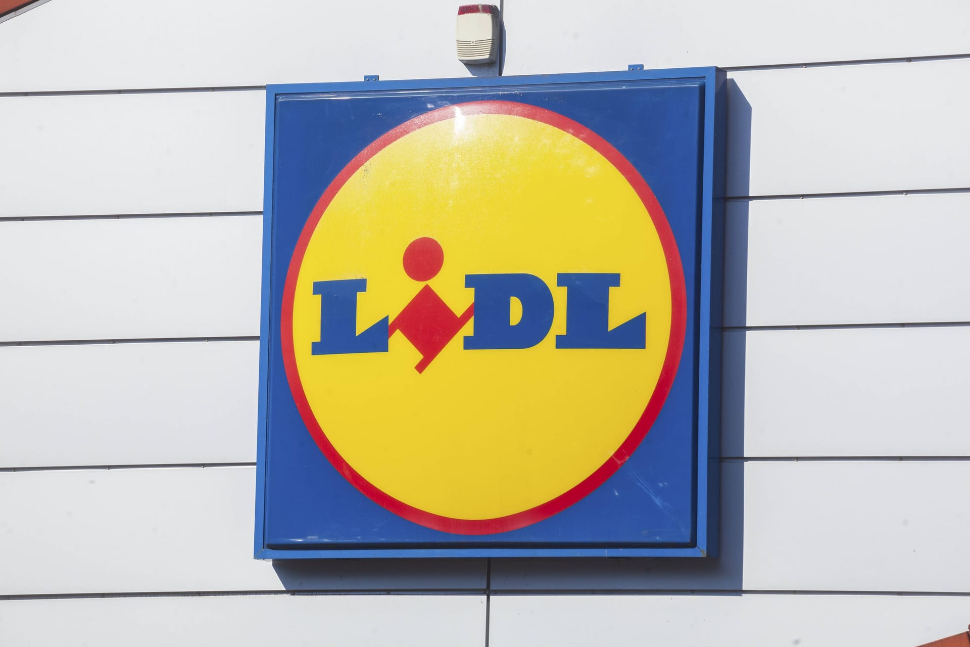 Logo von Lidl: Der Kundenservice versprach der Rentnerin zunächst eine reibungslose Abwicklung – doch das Gegenteil war der Fall.