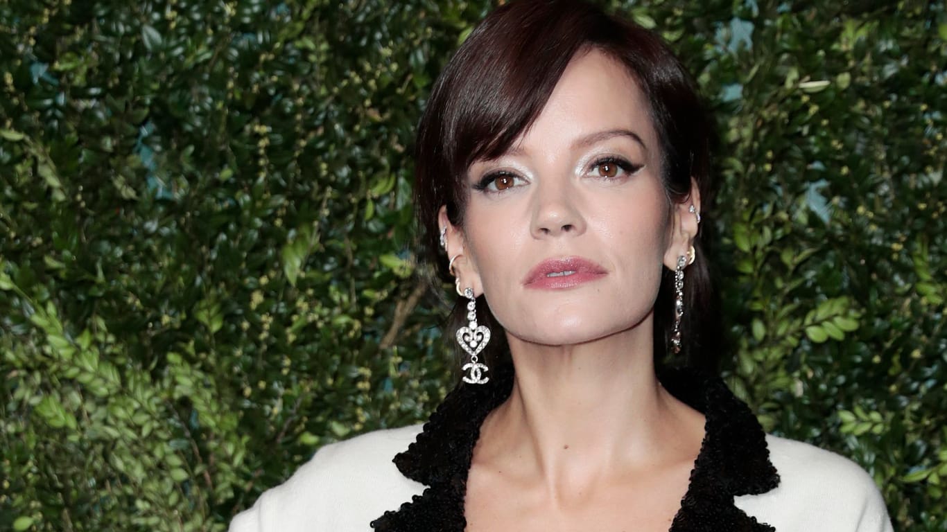 Lily Allen: Die 39-Jährige startete vor rund 20 Jahren ihre Musikkarriere.