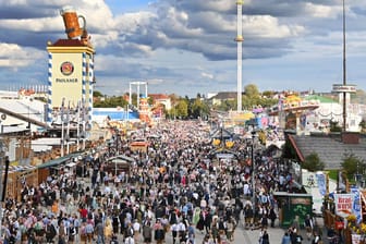 Menschenmassen auf dem Oktoberfest: So viele Leute zu zählen, ist ein komplexes Unterfangen.