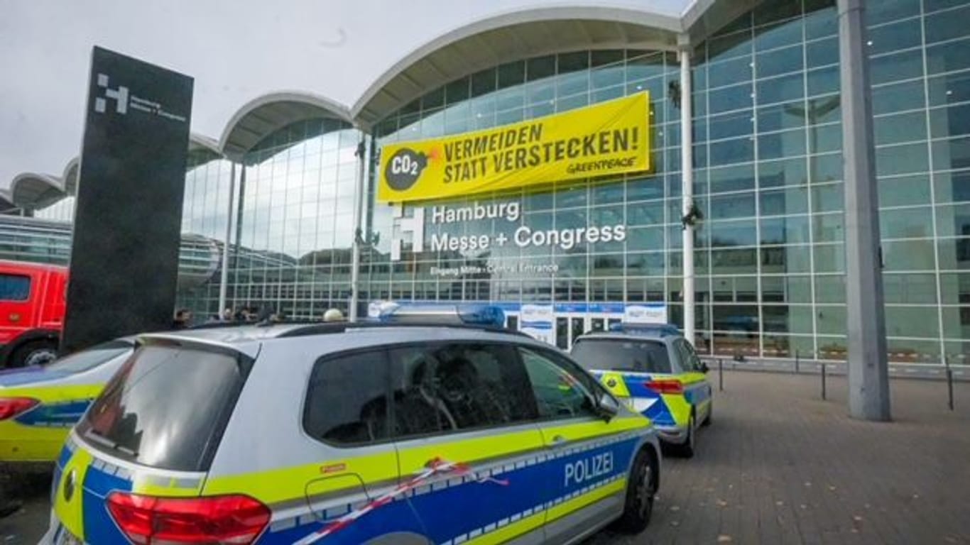 2024-10-23 Greenpeace Protest an der Hamburg-Messe