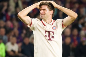 Verzweifelt: Thomas Müller in der Partie beim FC Barcelona.