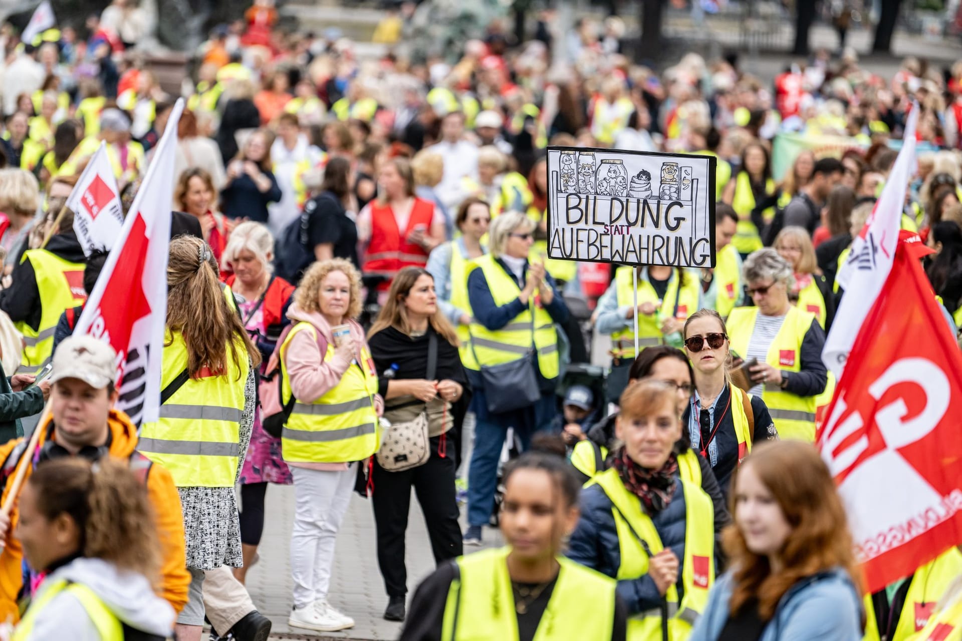 Streik der Mitarbeiter der Kita-Eigenbetriebe des Landes Berlin: Die Gewerkschaften und die Arbeitgeber liegen teils weit auseinander.