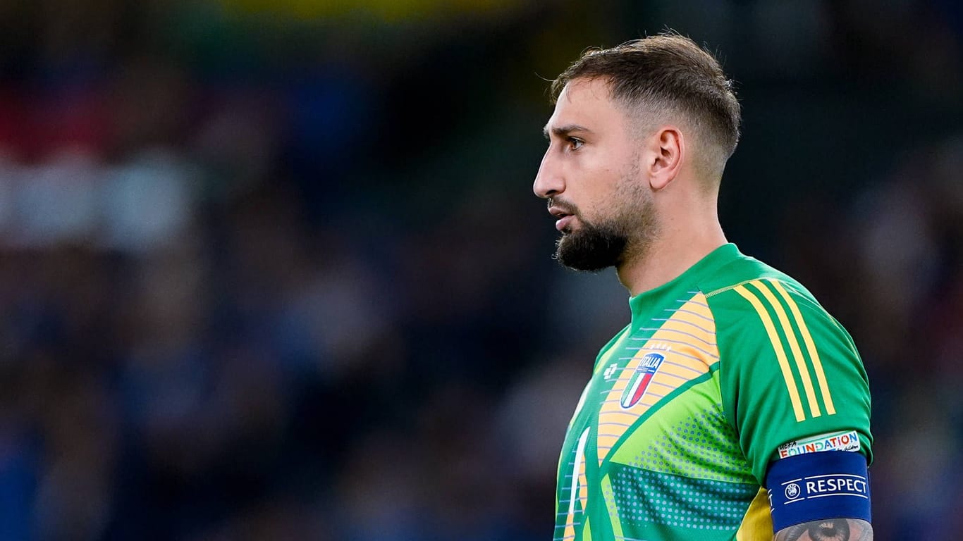 Gianluigi Donnarumma: Er musste zweimal hinter sich greifen.