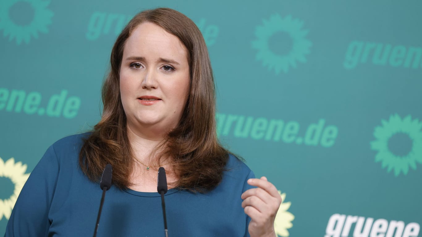 Ricarda Lang: Die Grünen-Politikerin stattete ihrem Friseur jetzt einen Besuch ab.