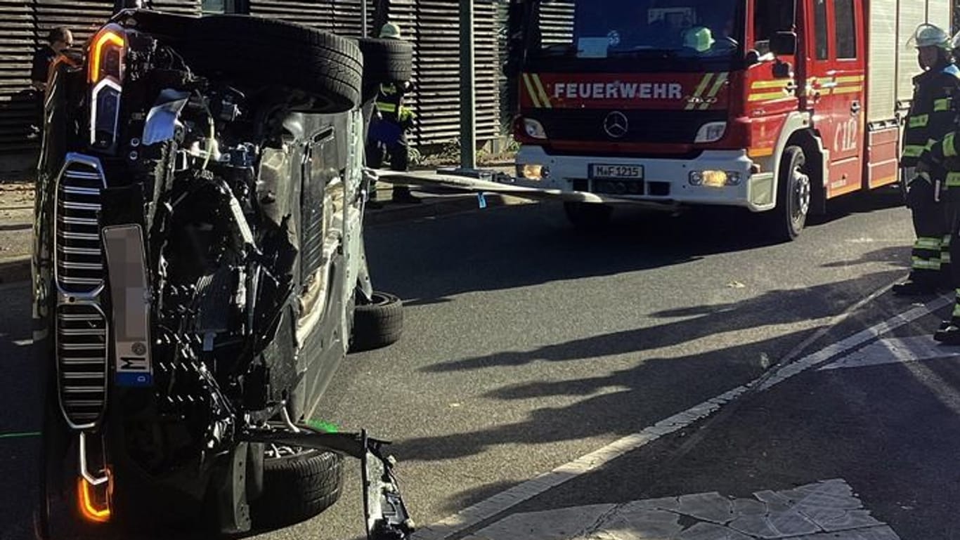 Bei dem Unfall auf dem Isarring wurde eine Frau verletzt.