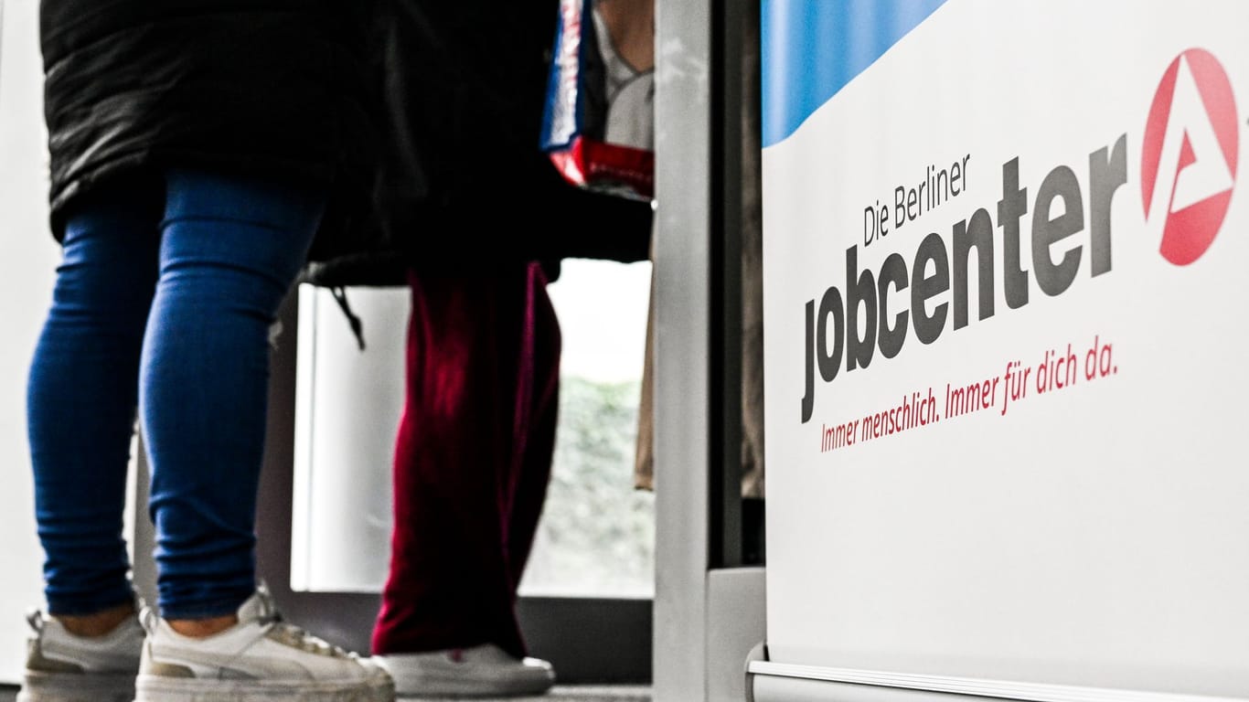 Ein Eingang zum Jobcenter