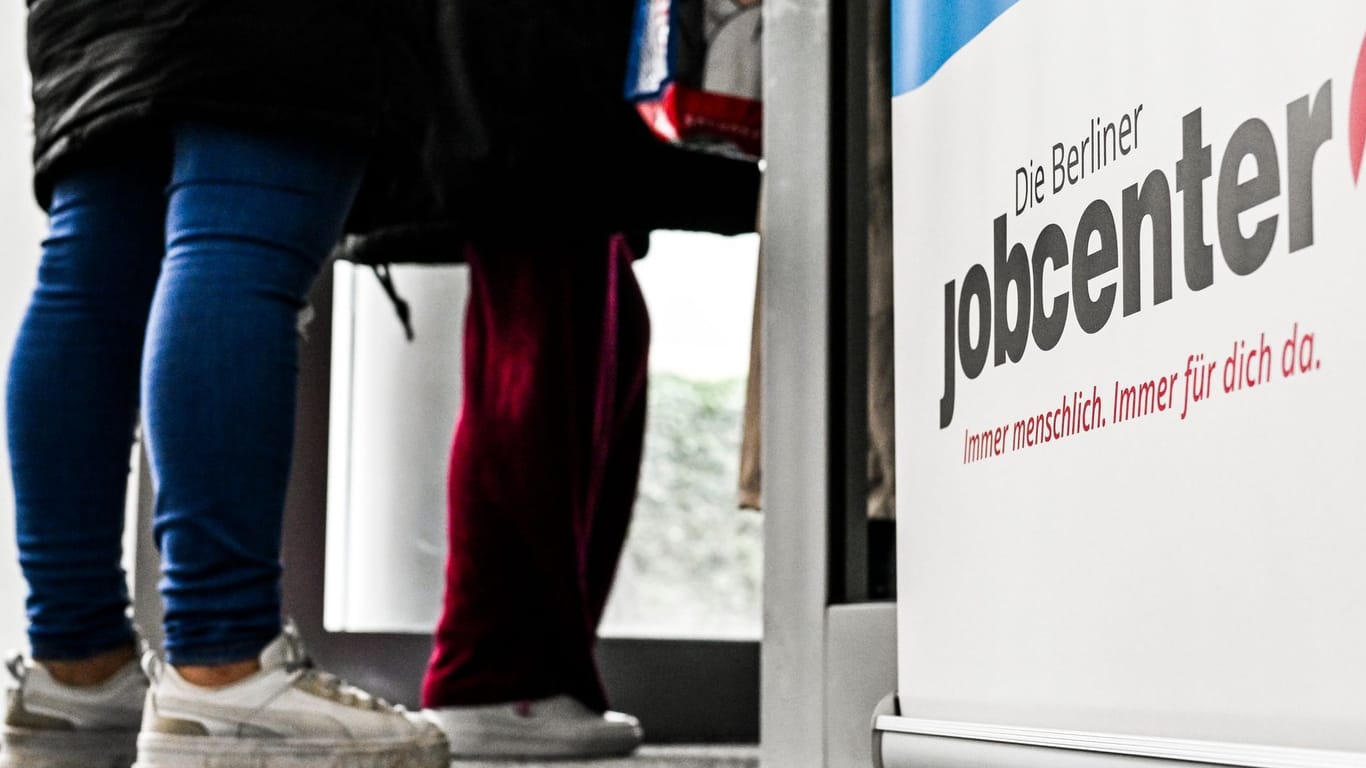 Ein Eingang zum Jobcenter