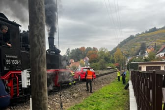 Die Unfallstelle in Radebeul: Der Schaden lässt sich noch nicht beziffern.