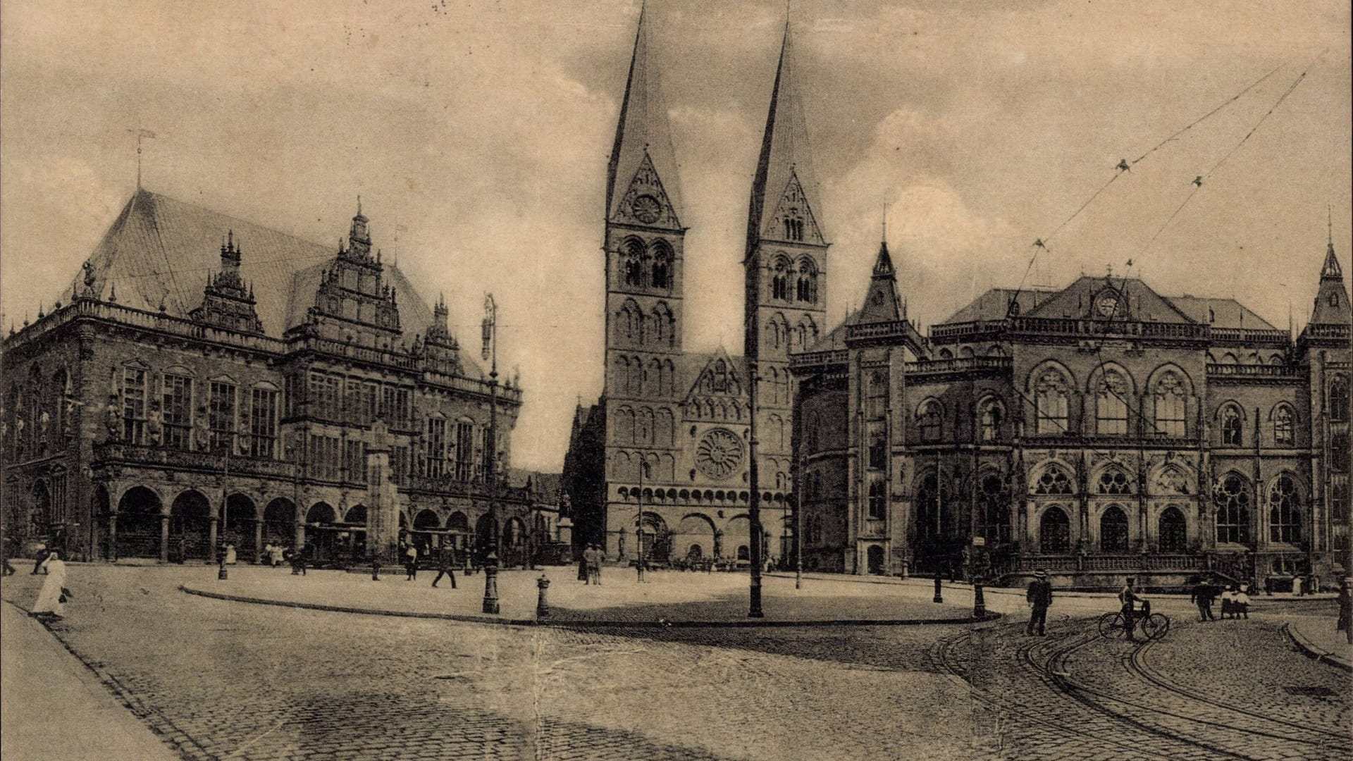 Eine historische Aufnahme vom Bremer Marktplatz: Früher erzählten sich die Bremer schauerliche Geschichten.