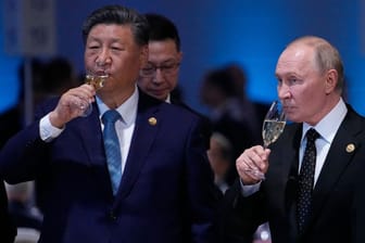 Wladimir Putin und Chinas Präsident Xi Jinping beim Brics-Gipfel in Kasan: Bei dem Treffen möchte der Kreml-Chef vor allem Stärke demonstrieren.