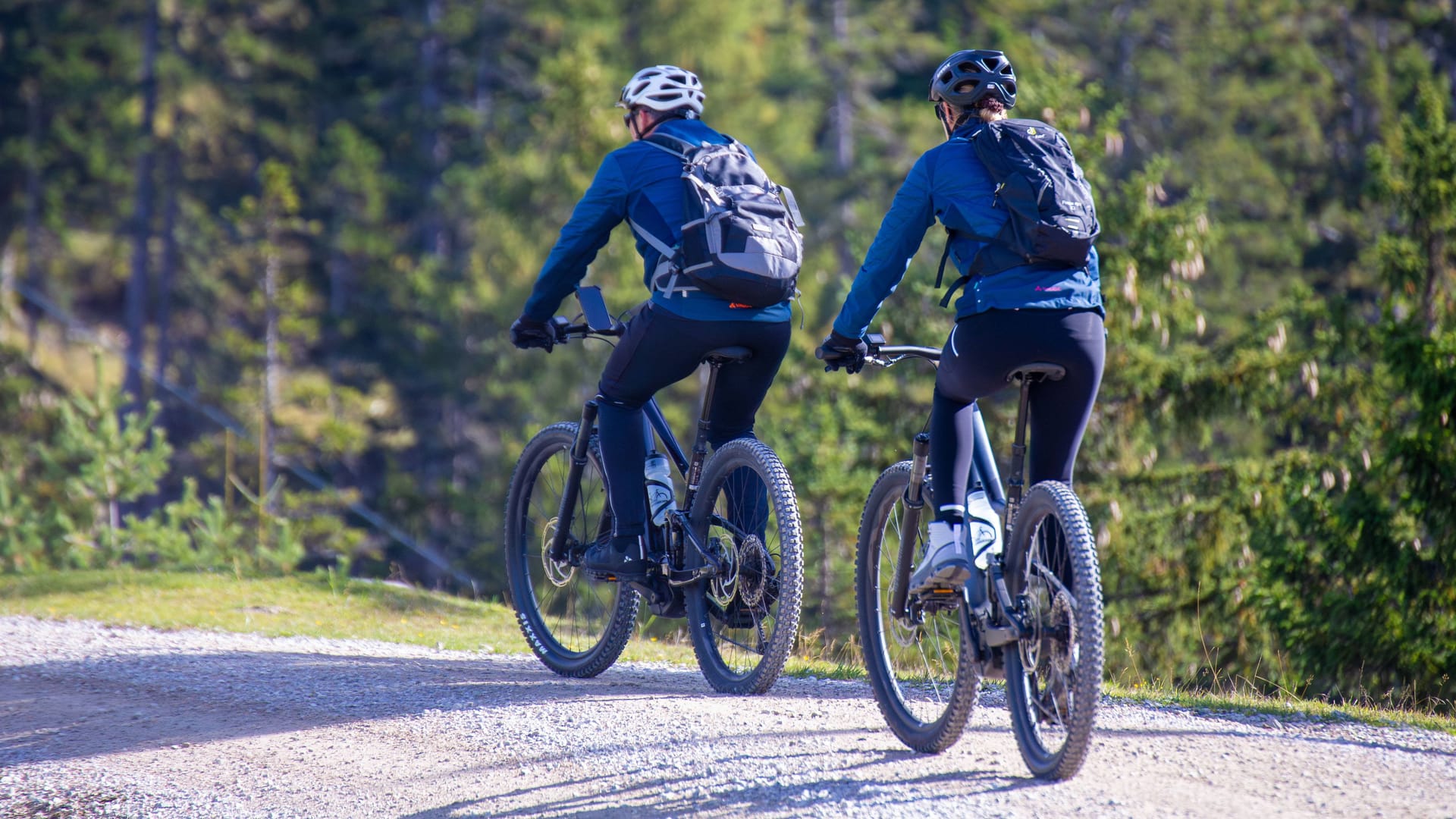 Radtour durch die Alpen: Viele Naturschützer wollen die Touristenströme besser regulieren.