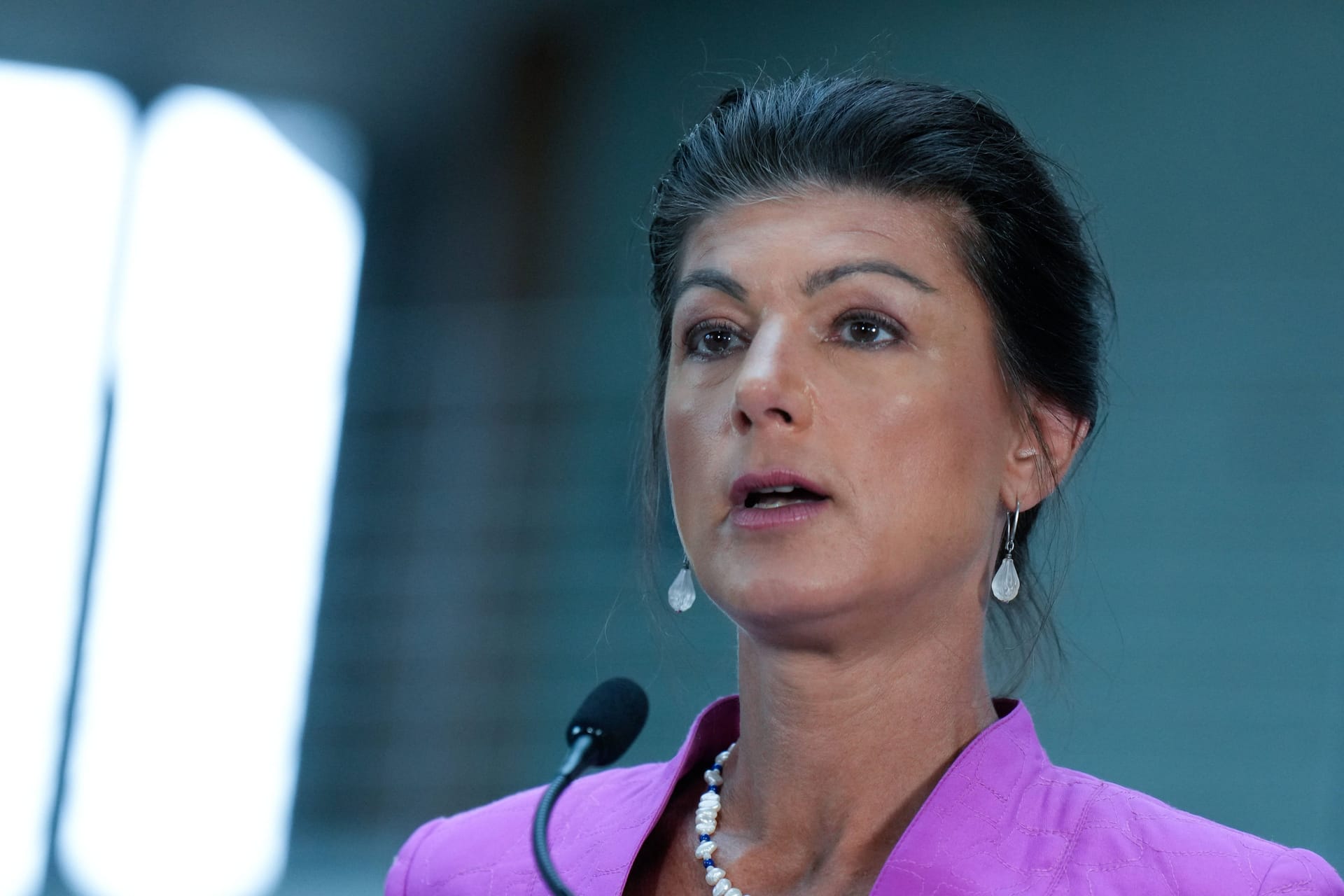 Sarah Wagenknecht bei einer Pressekonferenz des Bündnis Sahra Wagenknecht in Berlin.