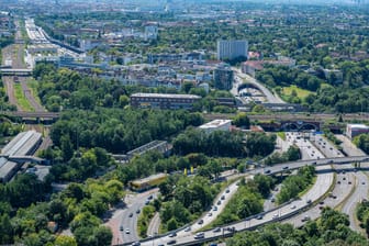 Autobahn in Berlin (Symbolbild): Die A115 ist bereits seit 2017 sanierungsbedürftig.