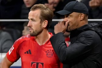 Blick aufs Tor? Bayern-Stürmer Kane (li.) mit Trainer Kompany.