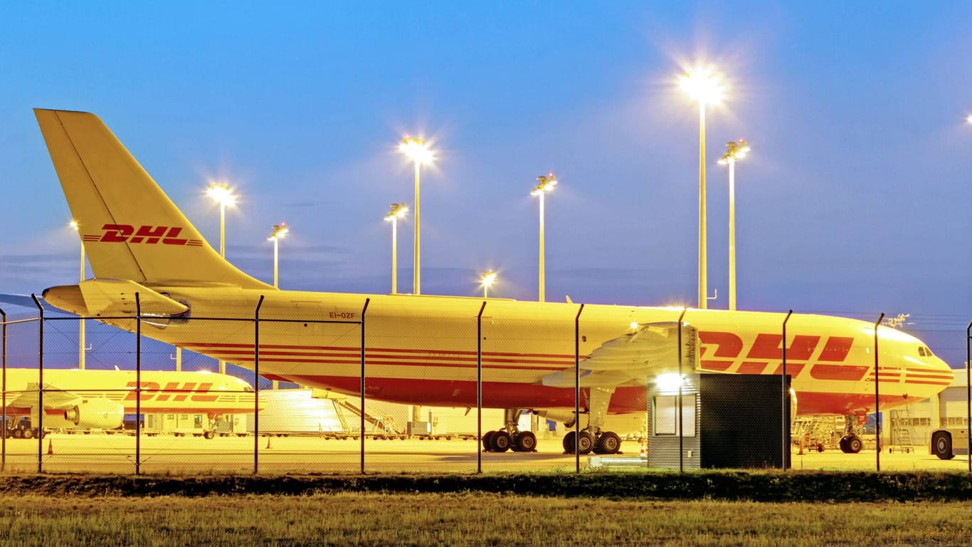 Flugzeug in Halle/Leipzig (Archivbild): Die deutschen Geheimdienste sprechen von großem Glück.