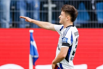 Torjubel: HSV-Profi Noah Katterbach nach seinem Treffer gegen Magdeburg.