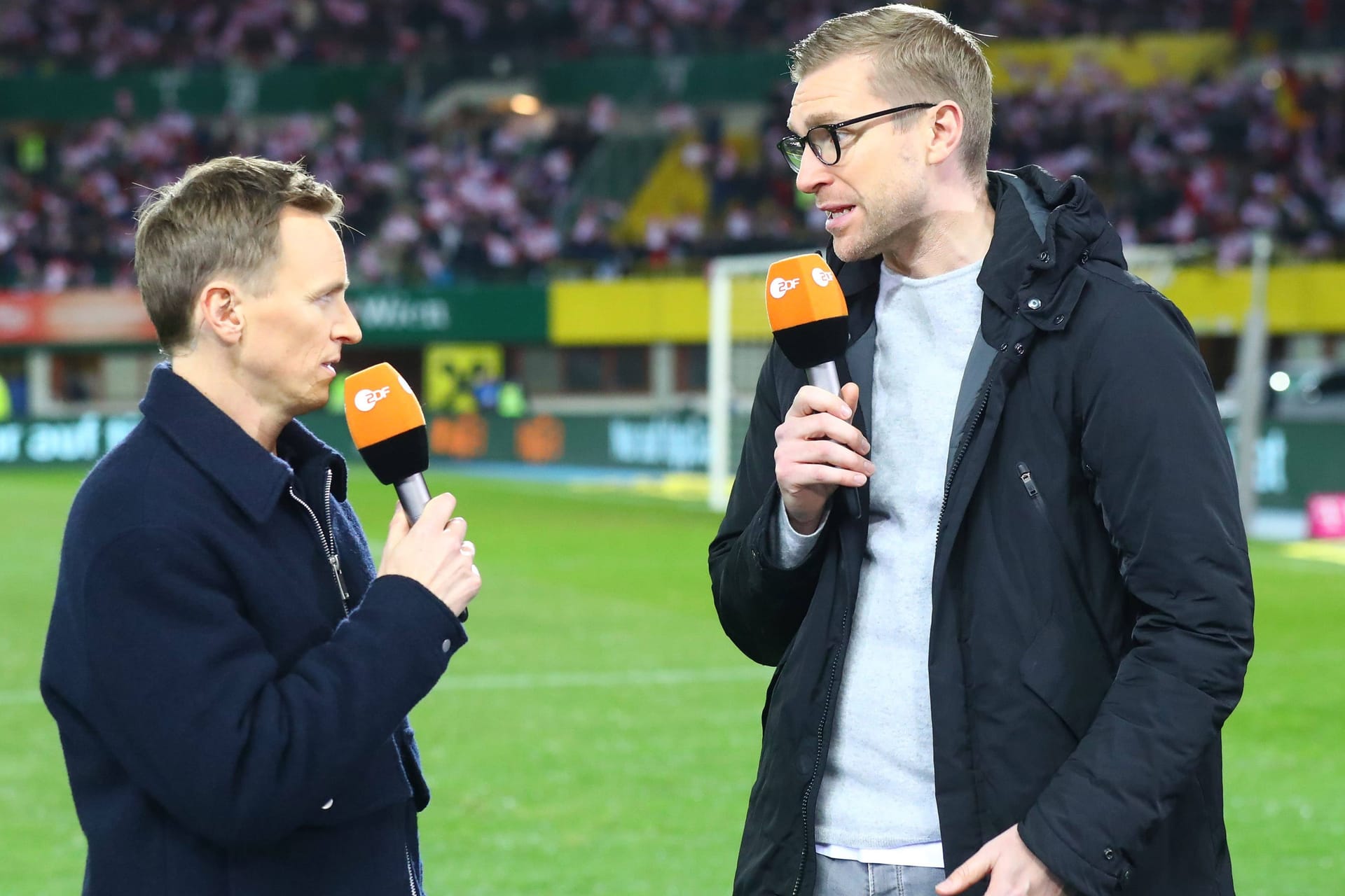 Per Mertesacker (r.) am ZDF-Mikrofon: Dem Weltmeister von 2014 fehlte es in seiner Analyse an der "letzten Effektivität".