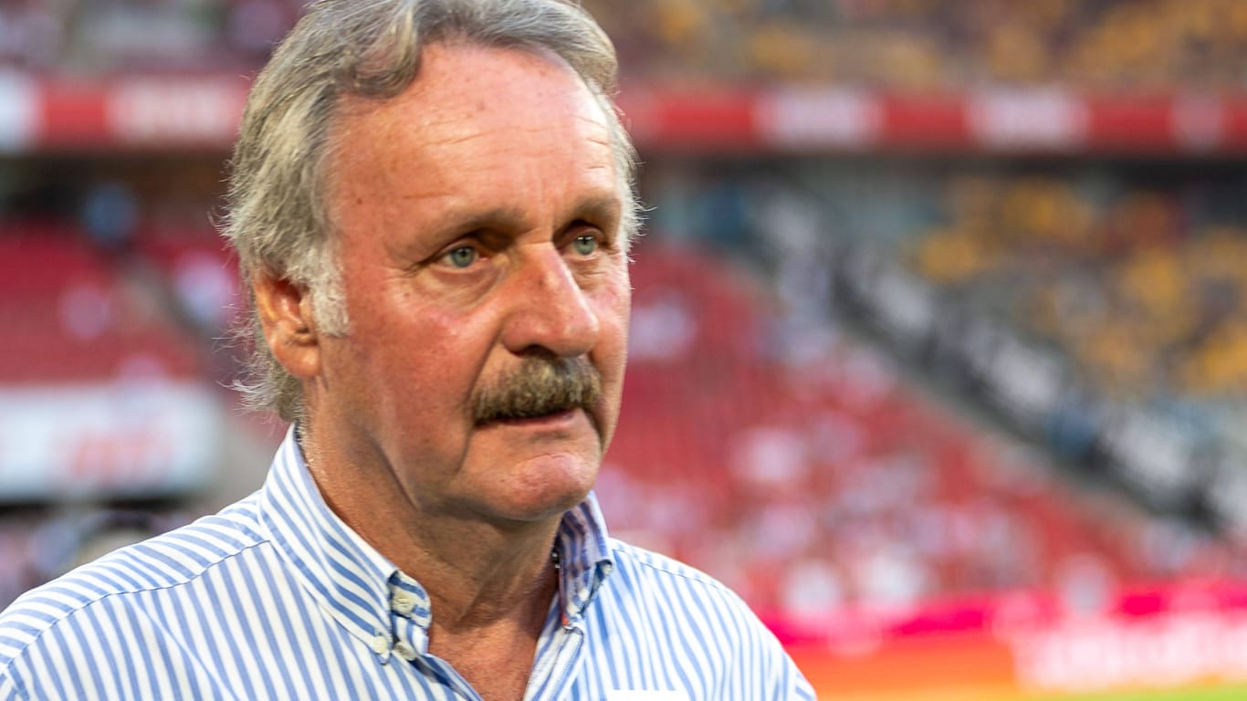 Peter Neururer: Er war selbst Trainer in Bochum.