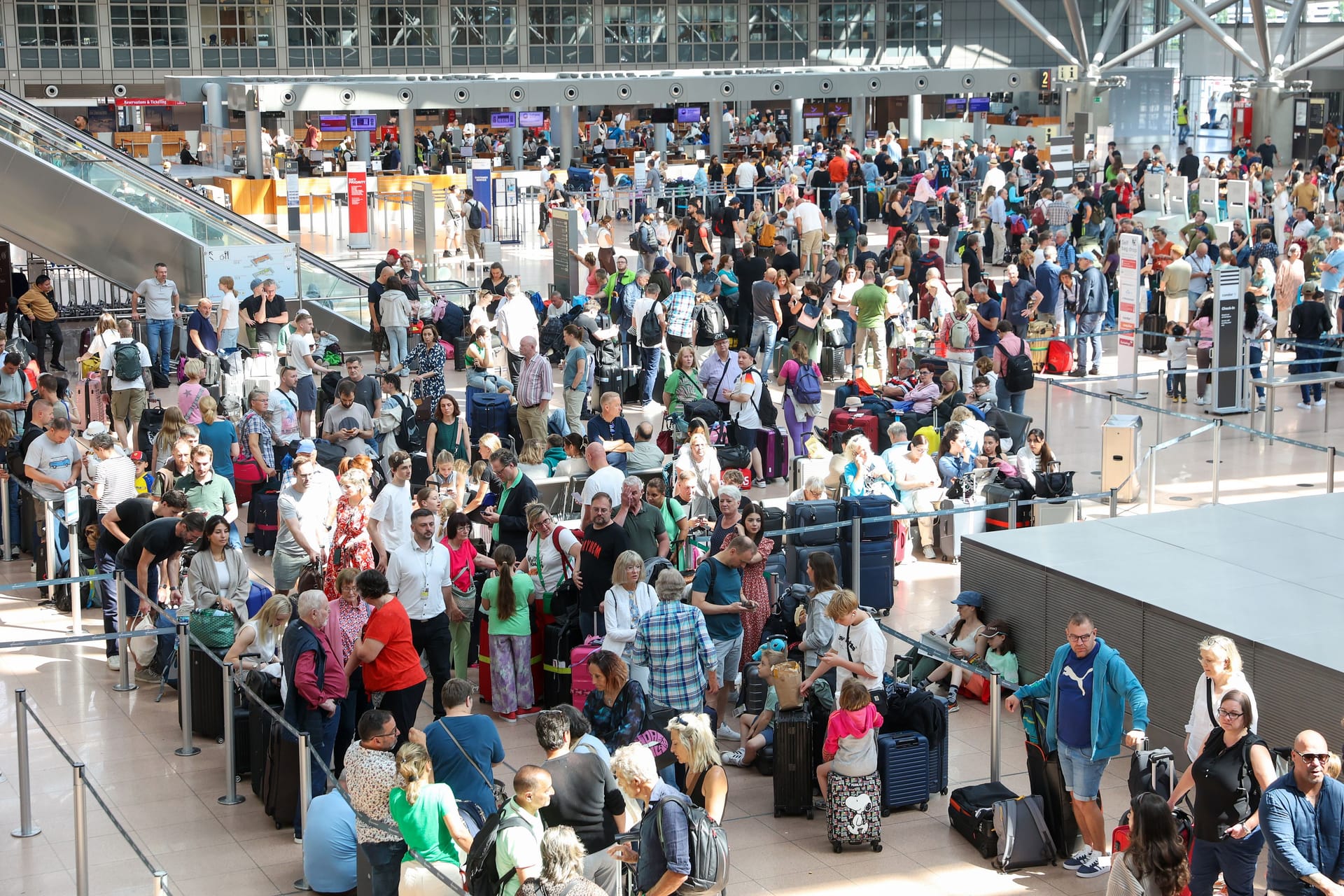 In den vergangenen Jahren gab es vor den Ferien bereits volle Tage am Flughafen