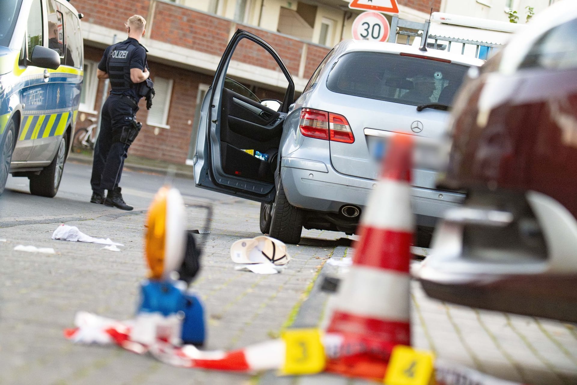 Unbekannter erschießt 32-Jährigen in Köln - Täter flüchtig