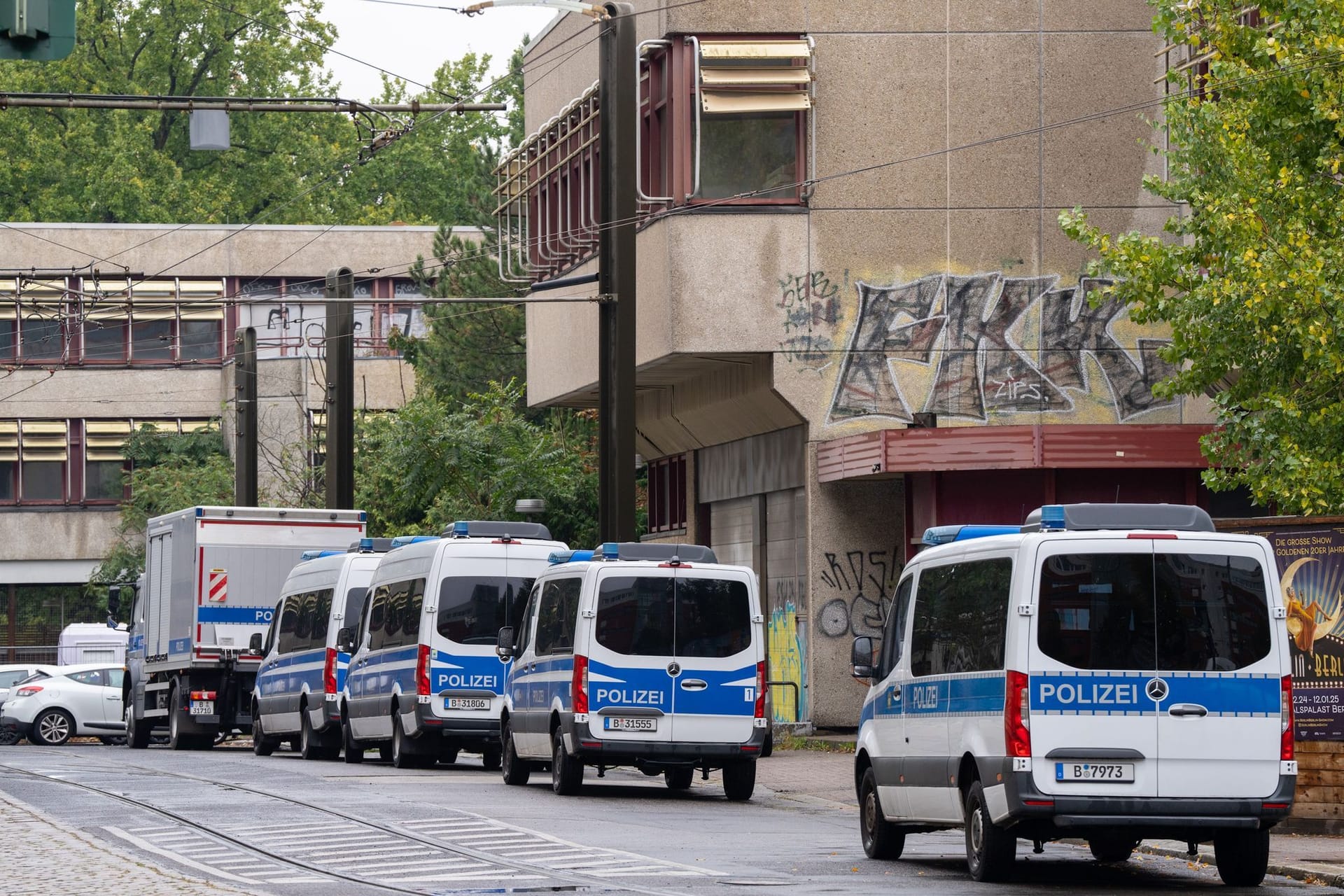 Das Gebäude wurde nun zwangsgeräumt und soll bald abgerissen werden.