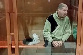 U.S. citizen Stephen Hubbard accused of fighting as a mercenary for Ukraine appears in court in Moscow