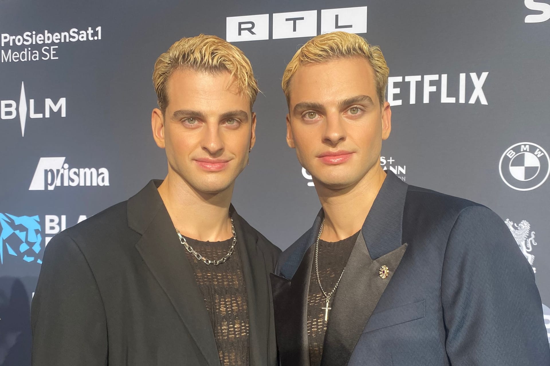 Die Zwillinge Julian und Luka Cidic bei der Verleihung des Bayerischen Filmpreises: Die beiden waren Teilnehmer der 19. Staffel von "Germany's Next Topmodel".