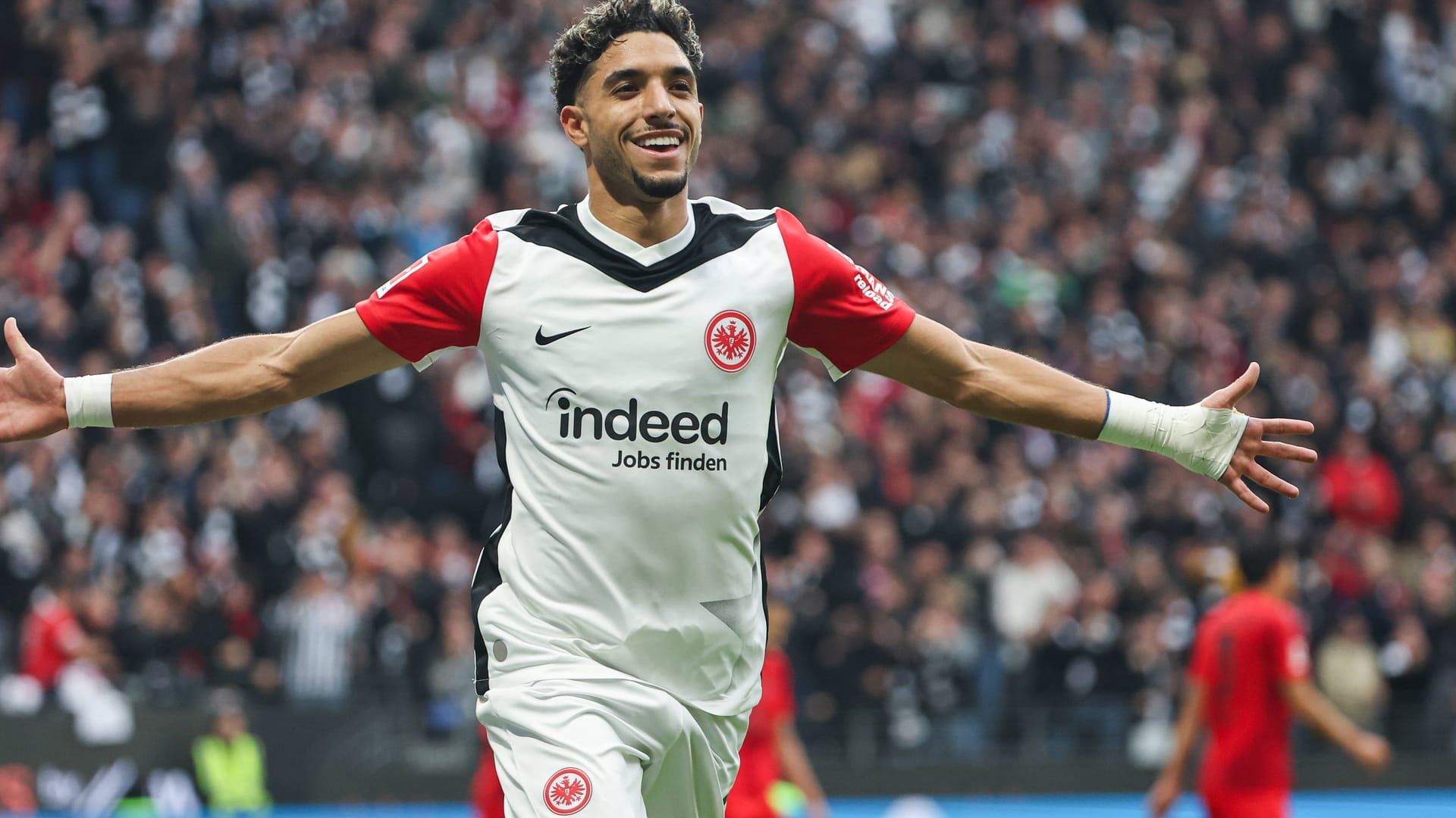 Omar Marmoush erzielte gleich zwei Treffer gegen Bayern.