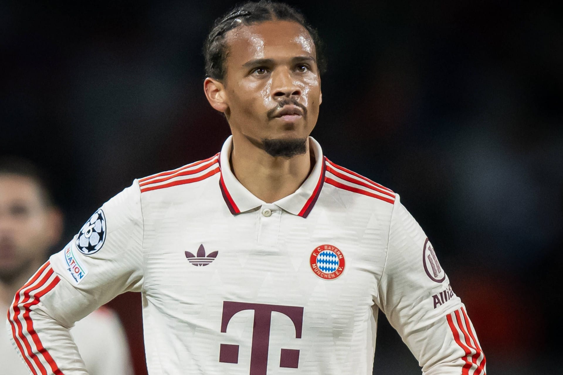 Ungläubige Blicke von Leroy Sané: Für den FC Bayern könnte es in der Champions League eng werden.