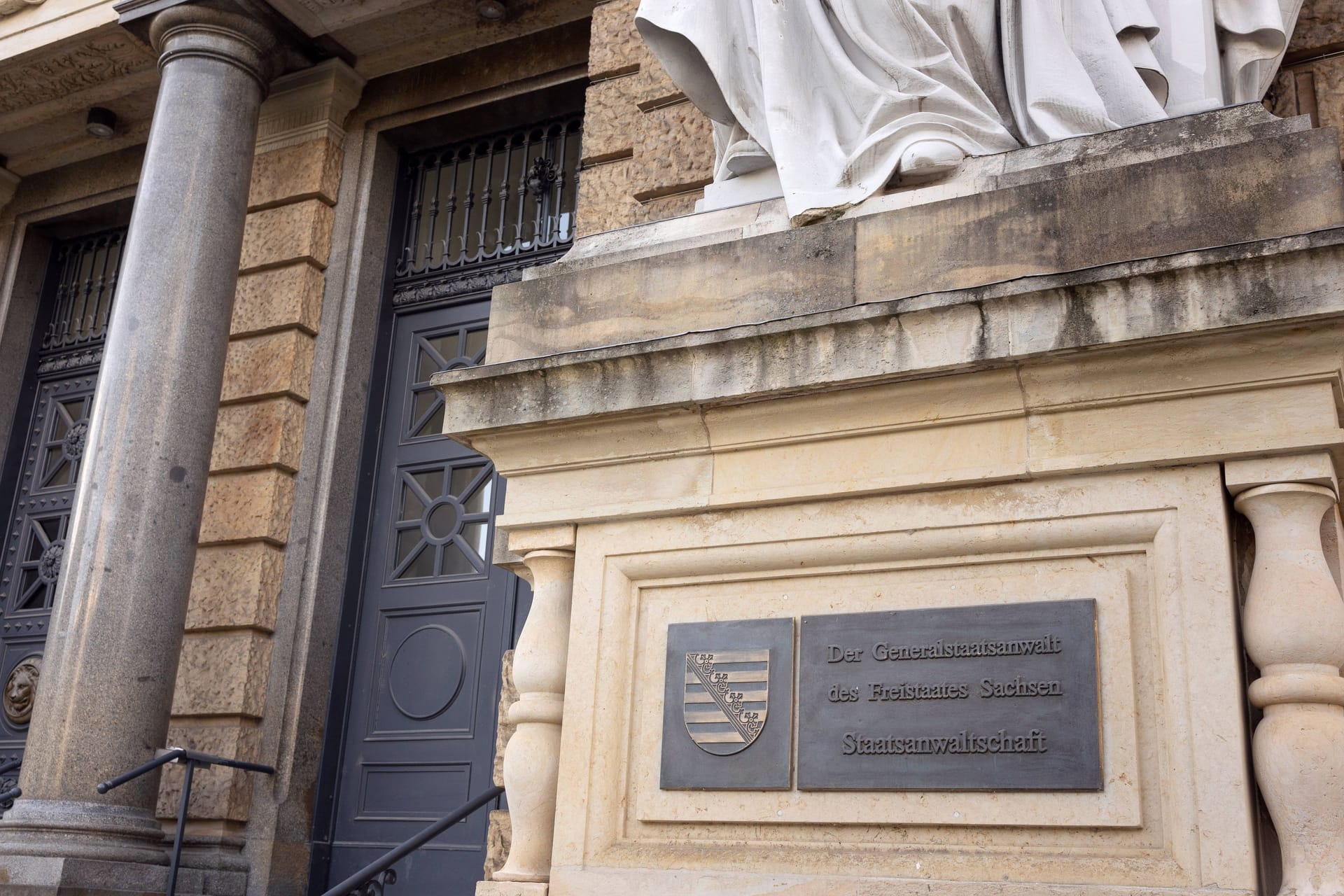 Staatsanwaltschaft in Dresden (Symbolbild): Ein Gericht muss nun über die Zulassung der Anklage entscheiden.