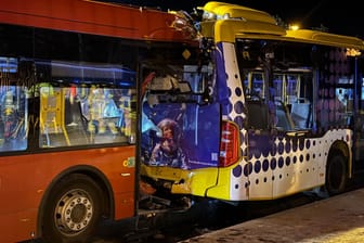 Unfall mit zwei Linienbussen in Regensburg