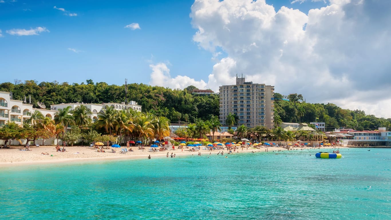 Die Reise mit der AIDAluna endet in der jamaikanischen Stadt Montego Bay.