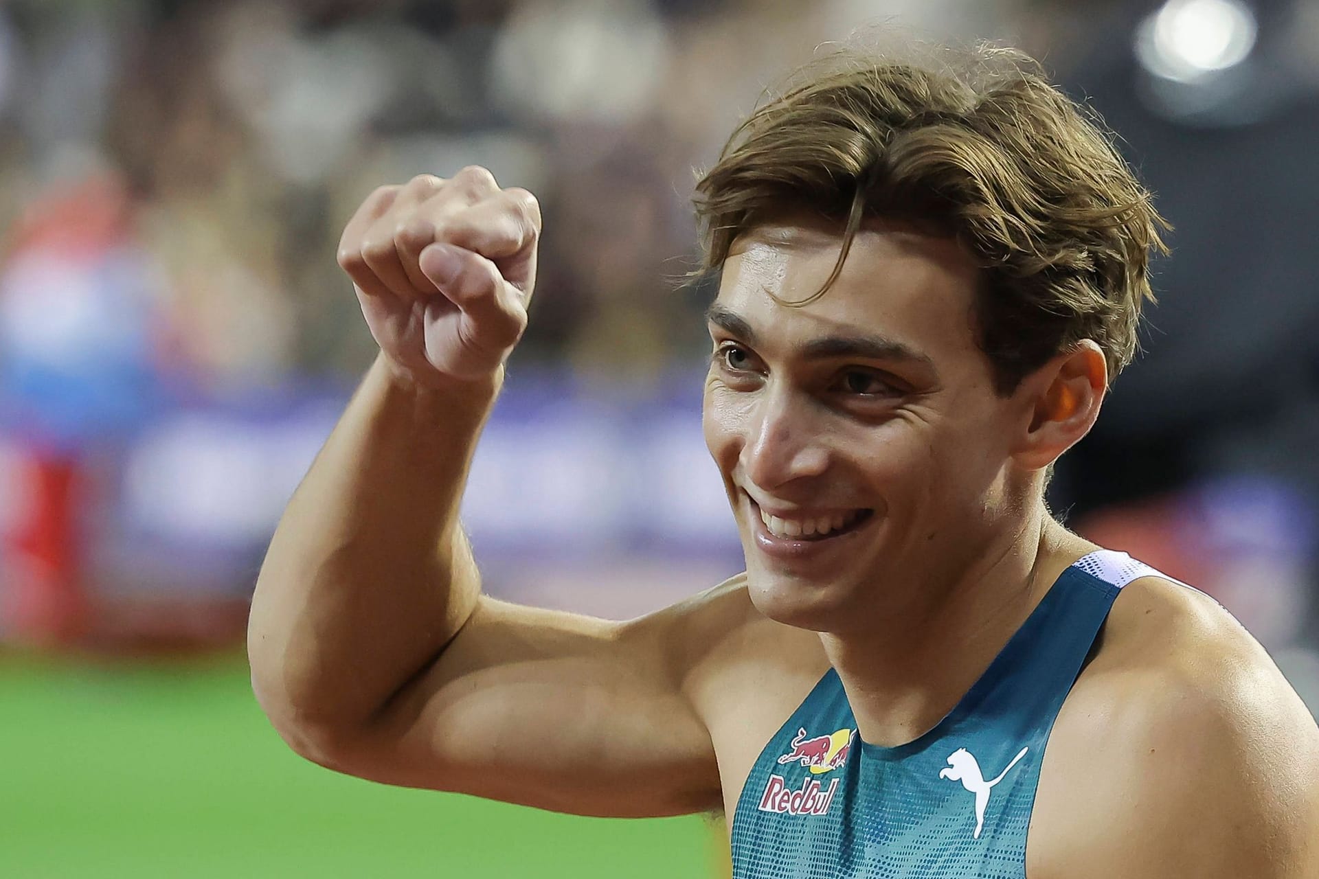 Armand Duplantis: Der Stabhochsprung-Olympiasieger hat sich verlobt.