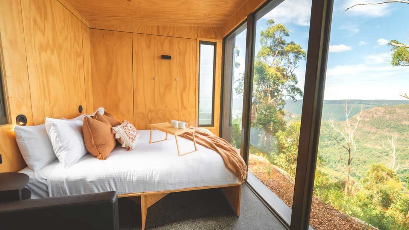 Blick in ein "Tiny Wild House" der Binna Burra Lodge: umgeben von Regenwald