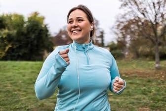 Bewegung tut gut: Grundsätzlich eignen sich viele Sportarten, um Symptome einer Depression zu lindern.