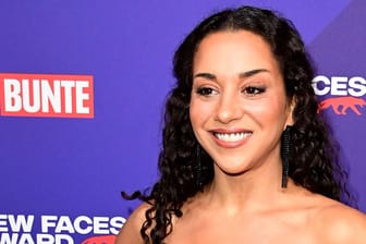 Nadja Benaissa beim Bunte New Faces Award 2024: Die Sängerin ist Mitglied der No Angels.