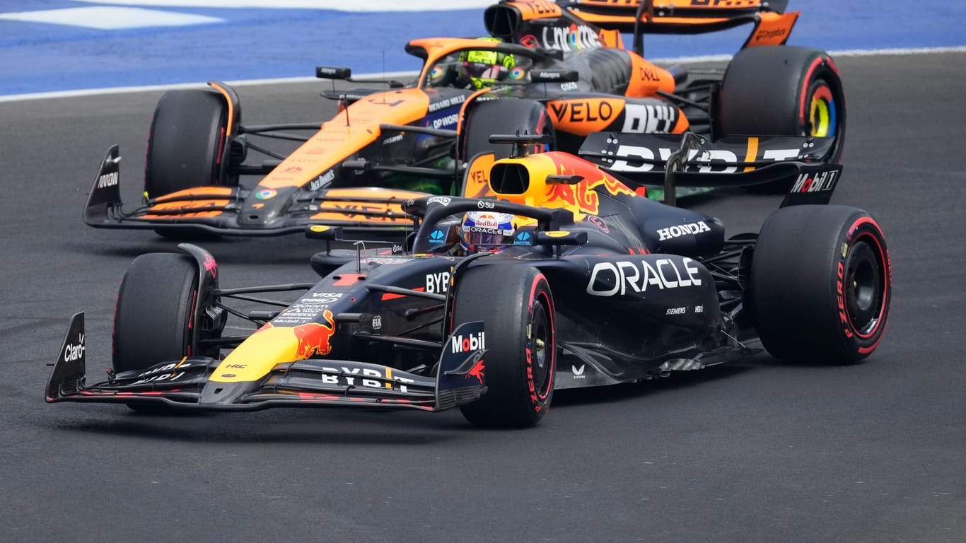 Max Verstappen (vorn) und Lando Norris