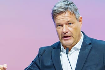 Robert Habeck: Er will die Wirtschaft finanziell unterstützen.