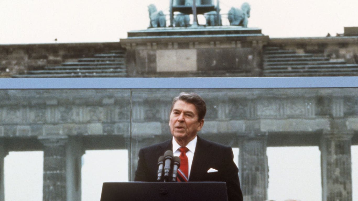 Ronald Reagan vor dem Brandenburger Tor