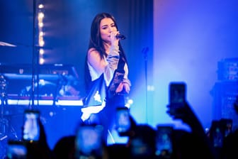 Madison Beer bei einem Konzert im Club Terrace Hill in Hamburg (Archivbild): Gestiegene Kosten setzen Hamburgs Musikclubs zu.