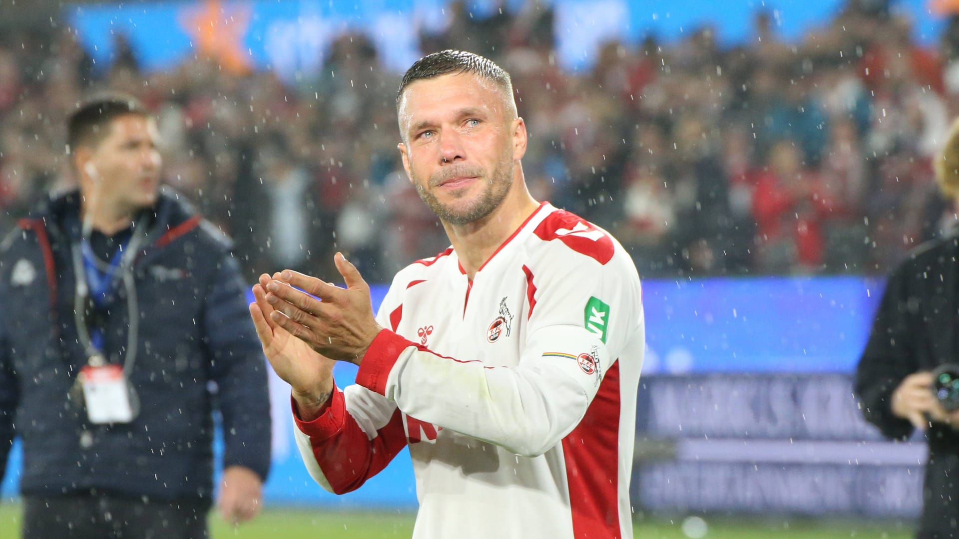 Lukas Podolski bei seinem Abschied vor den Kölner Fans.